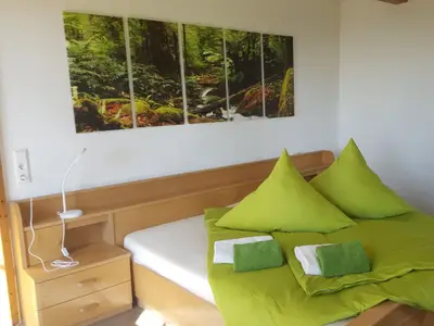 Schlafzimmer 1