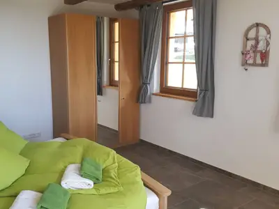 Schlafzimmer 1
