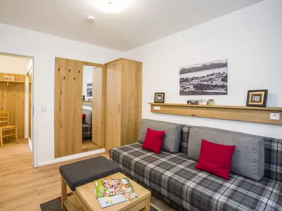 Wohnbereich mit gemütlicher Couch