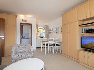 23921170-Ferienwohnung-4-Hörnum (Sylt)-300x225-4