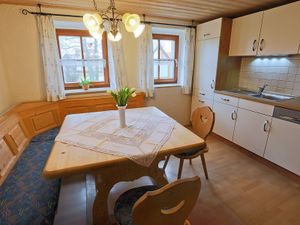 19460371-Ferienwohnung-4-Höttingen-300x225-3