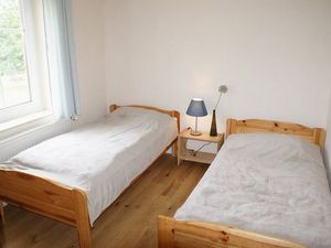 23551340-Ferienwohnung-3-Hohenkirchen (Ostsee)-300x225-5