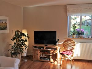 19339780-Ferienwohnung-3-Hohenkirchen (Ostsee)-300x225-5