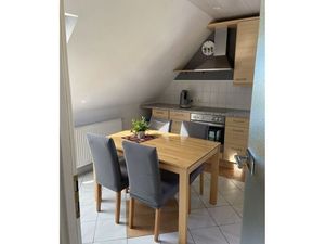 23975134-Ferienwohnung-4-Hohenstein-300x225-4