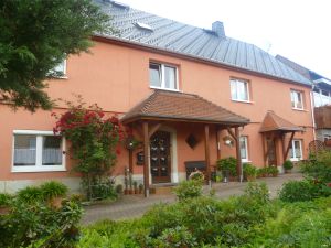 22480071-Ferienwohnung-3-Hohnstein-300x225-0