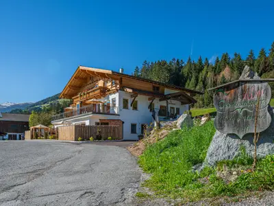 Außenseite Ferienhaus [Sommer]