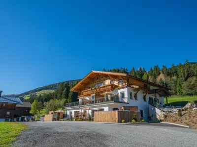 Außenseite Ferienhaus [Sommer]