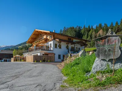 Außenseite Ferienhaus [Sommer]