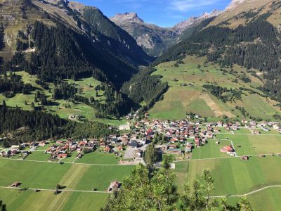 Blick von der Scheibe auf Holzgau