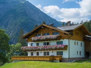 23488107-Ferienwohnung-4-Holzgau-300x225-2