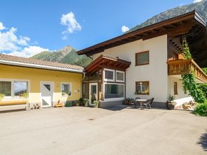 Ferienwohnung für 25 Personen (480 m²) in Holzgau