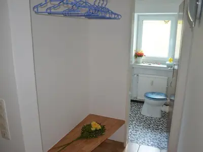 Gaderobe und WC