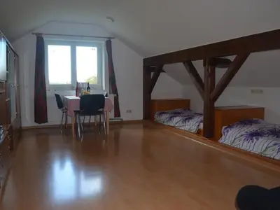 Wohn- Schlafbereich mit 2 Betten, Zusatzbett möglich
