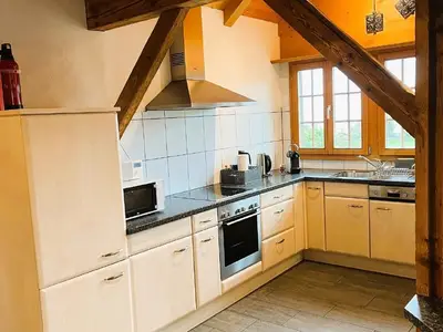 Die komplett und voll ausgestattete Küche