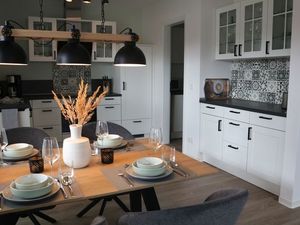 23367128-Ferienwohnung-5-Hooksiel-300x225-1