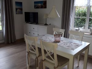 23177931-Ferienwohnung-3-Hooksiel-300x225-1