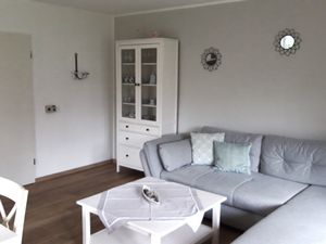 23177931-Ferienwohnung-3-Hooksiel-300x225-4