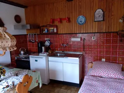 KITCHEN, INSIDE