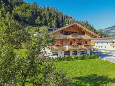 Außenseite Ferienhaus [Sommer]