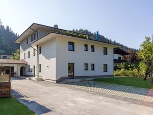 23896202-Ferienwohnung-3-Hopfgarten im Brixental-300x225-5