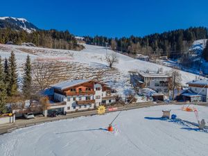 23896211-Ferienwohnung-5-Hopfgarten im Brixental-300x225-0