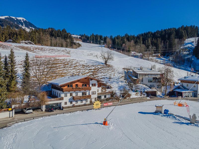 23896211-Ferienwohnung-5-Hopfgarten im Brixental-800x600-0