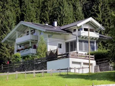Außenseite Ferienhaus [Sommer]