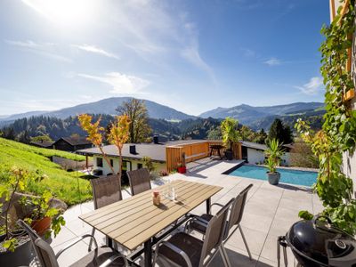 Terrasse mit Infinitypool