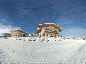 23896233-Ferienwohnung-3-Hopfgarten im Brixental-300x225-5