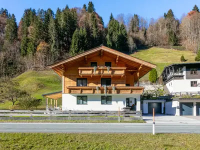 Außenseite Ferienhaus [Sommer]