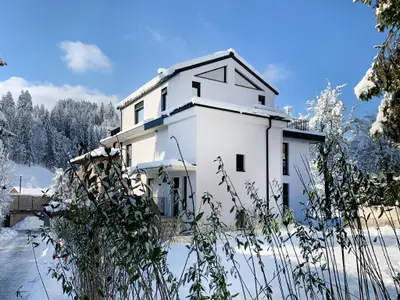 Außenseite Ferienhaus [Winter]