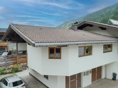 Außenseite Ferienhaus [Sommer]