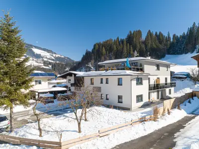 Außenseite Ferienhaus [Winter]