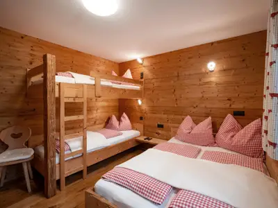 Schlafzimmer 2