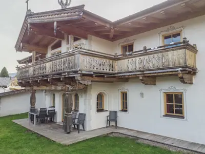 Außenseite Ferienhaus [Sommer]