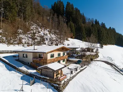 Außenseite Ferienhaus [Winter]