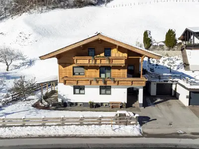 Außenseite Ferienhaus [Winter]