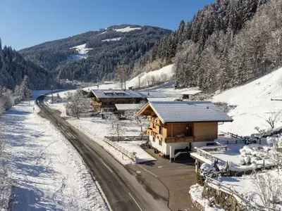 Außenseite Ferienhaus [Winter]