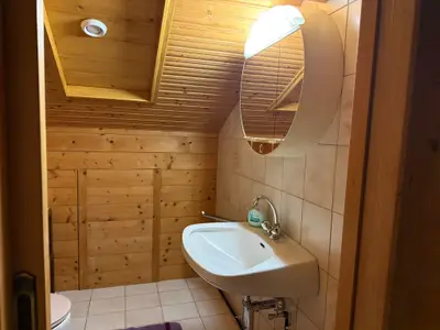 ABF9466C-E9B7-4DF2-9781-69CC6B60694E