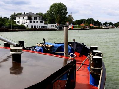 Außenansicht vom Schiff aus