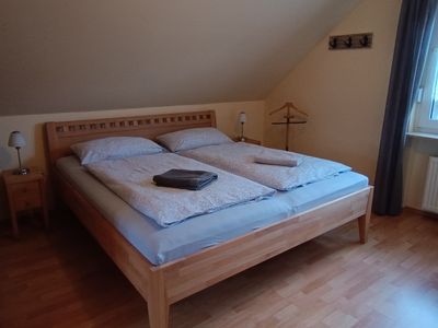 Schlafzimmer Bild 1