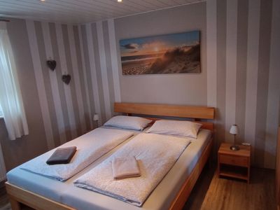 Schlafzimmer Bild 1