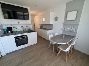 24016005-Ferienwohnung-3-Horumersiel-300x225-3