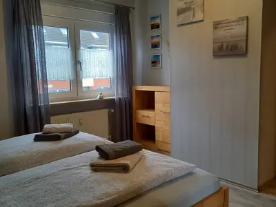 Schlafzimmer Bild 1