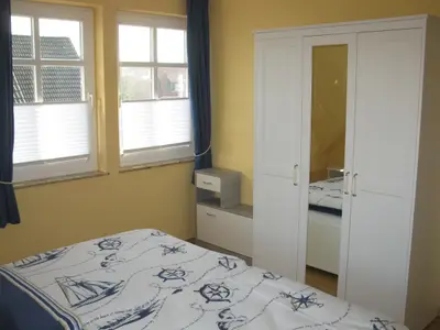 Schlafzimmer mit Doppelbett, 180 x 200 cm