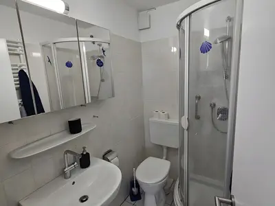 INSIDE, BATHROOM