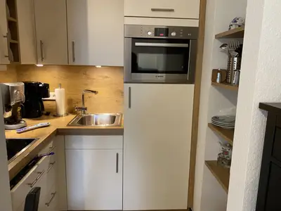 Küche mit Spülmaschine, Mikrowelle, Backofen u.v.m.