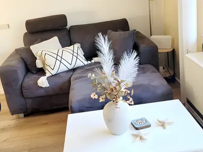 Photo, INSIDE, OUTSIDE