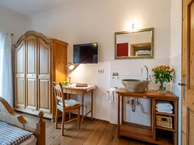 Waschtisch im Doppelzimmer