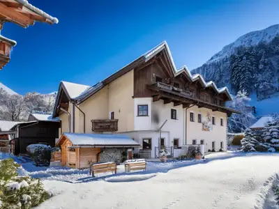 Außenseite Ferienhaus [Winter]
